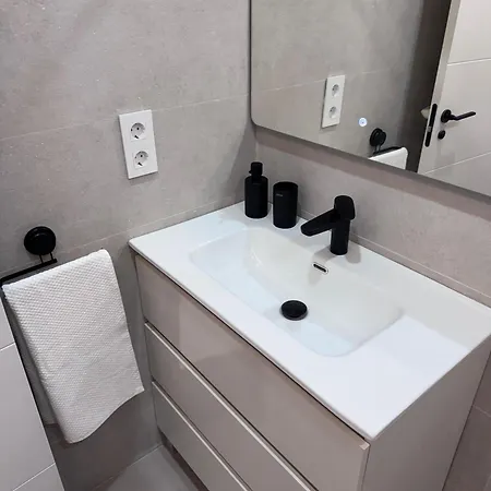 Appartement Boutique 4-pax - B-2 *
